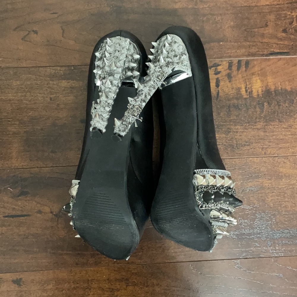 Spiked Studded Skull Zipper Chain High Heels - Picture 8 of 11